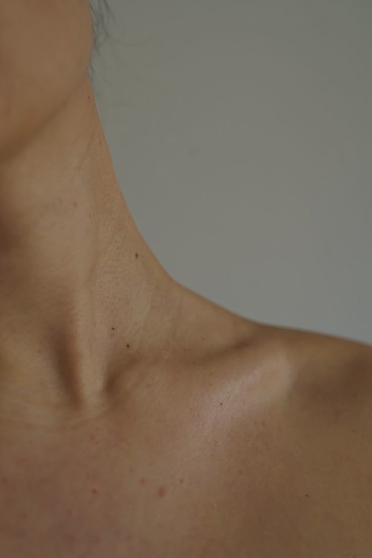 SKIN NEEDLING NECK
